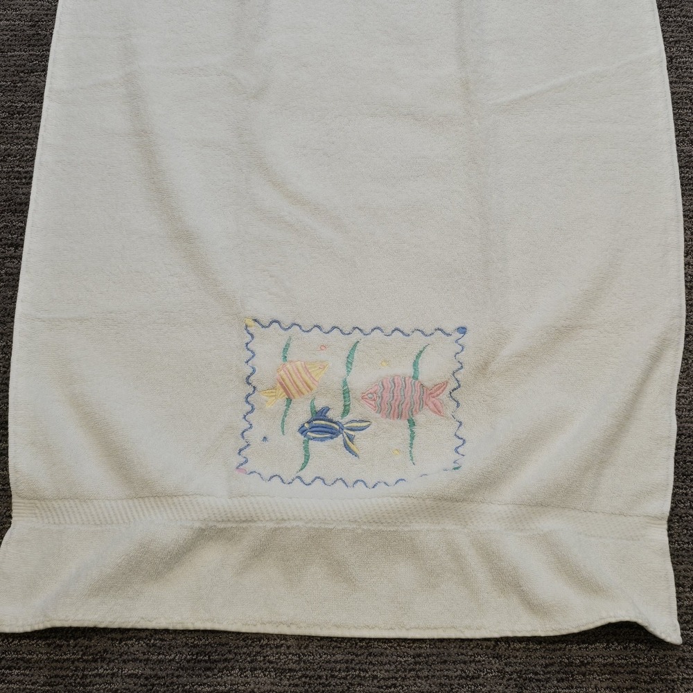 VTG BIBB Bath Towel Embroidered Fish Aquatic White‎ 100% Cotton